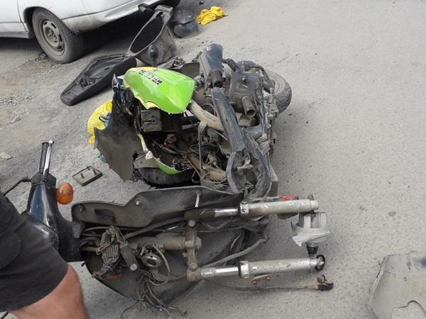 В Ростовской области 52-летняя пассажирка мопеда пострадала в ДТП