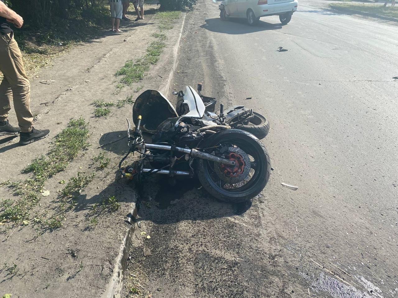 В Шахтах 17-летний мотоциклист пострадал в ДТП с «Ладой»