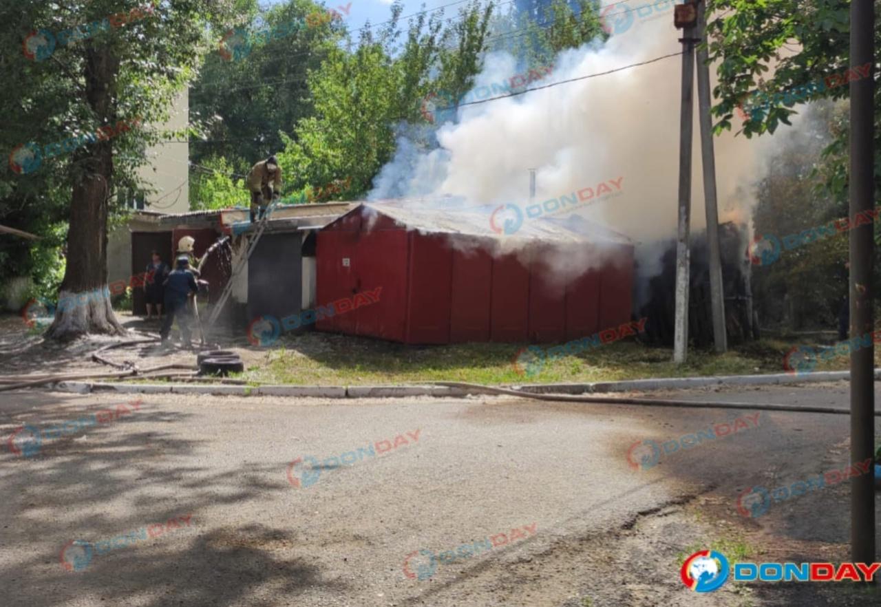 В Гуково сгорели гараж и сарай » DonDay - новости Ростова-на-Дону.  Происшествия, события, новости бизнеса, политики, культуры и спорта.