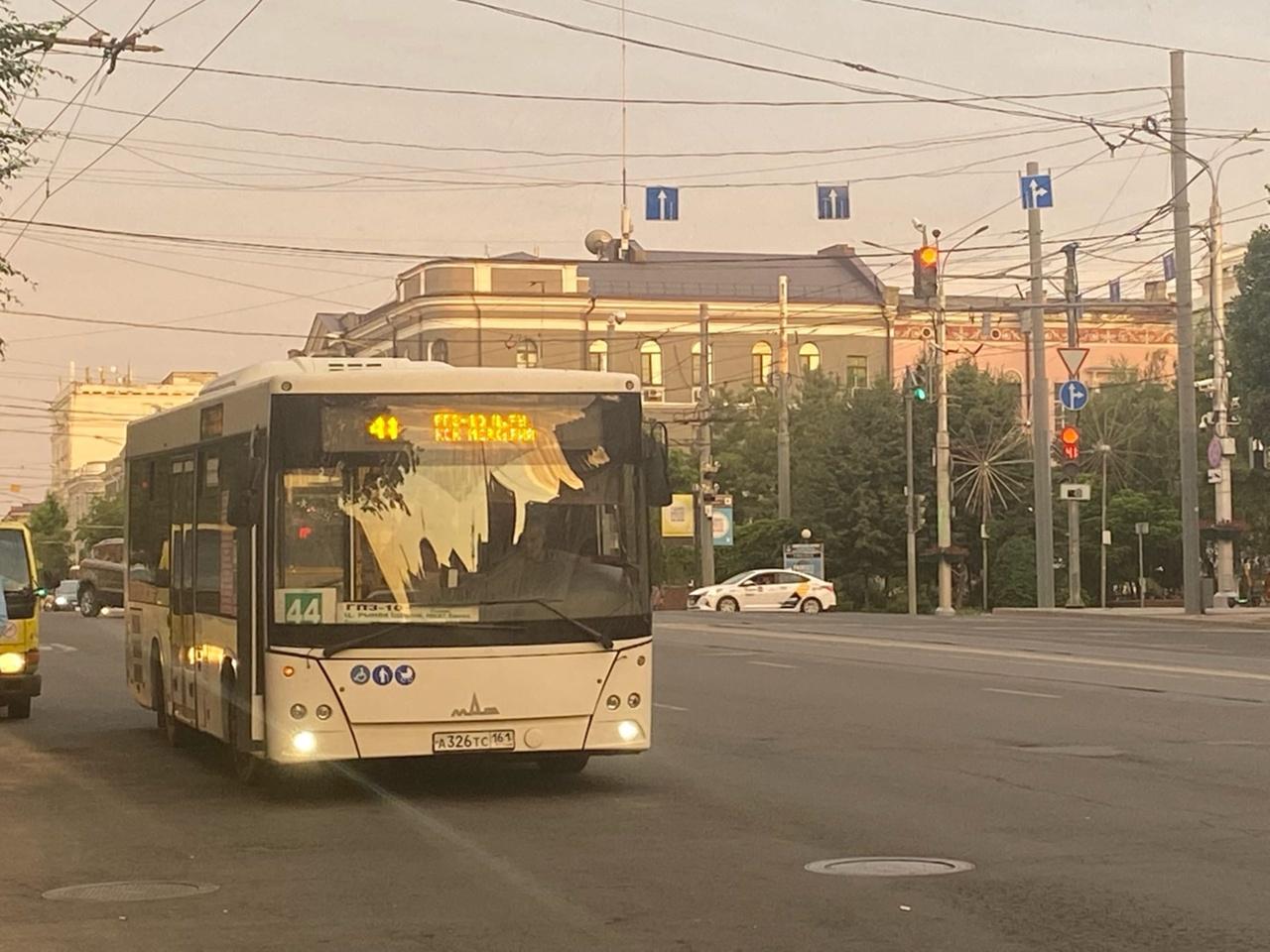 161 ростов на дону. Автобус 21. Фото из автобуса днем. Синий автобус. Автобус лето.