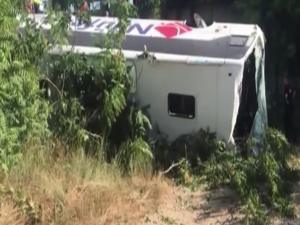 В Турции на трассе перевернулся автобус с пассажирами, шестеро погибли