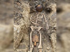На Дону при раскопках обнаружили останки советского бойца-связиста