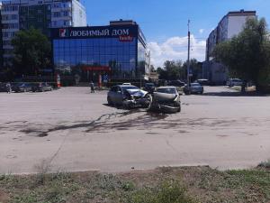 В Волгодонске 33-летняя пассажирка иномарки пострадала в ДТП