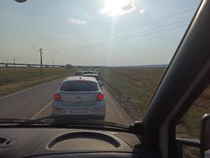 Гигантская пробка образовалась на трассе под Ростовом