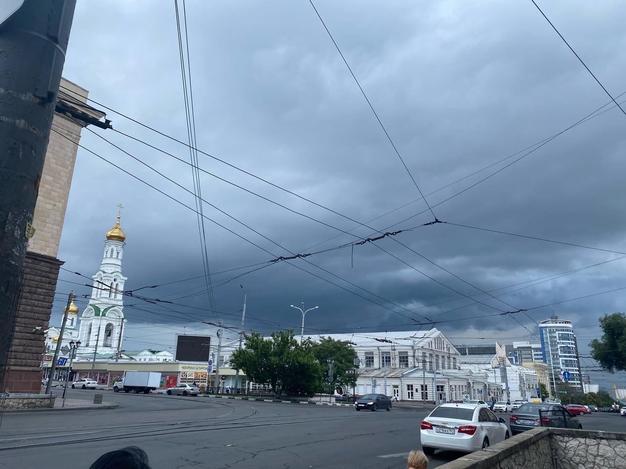 В ближайшие часы на Ростовскую область обрушатся ливни с грозами