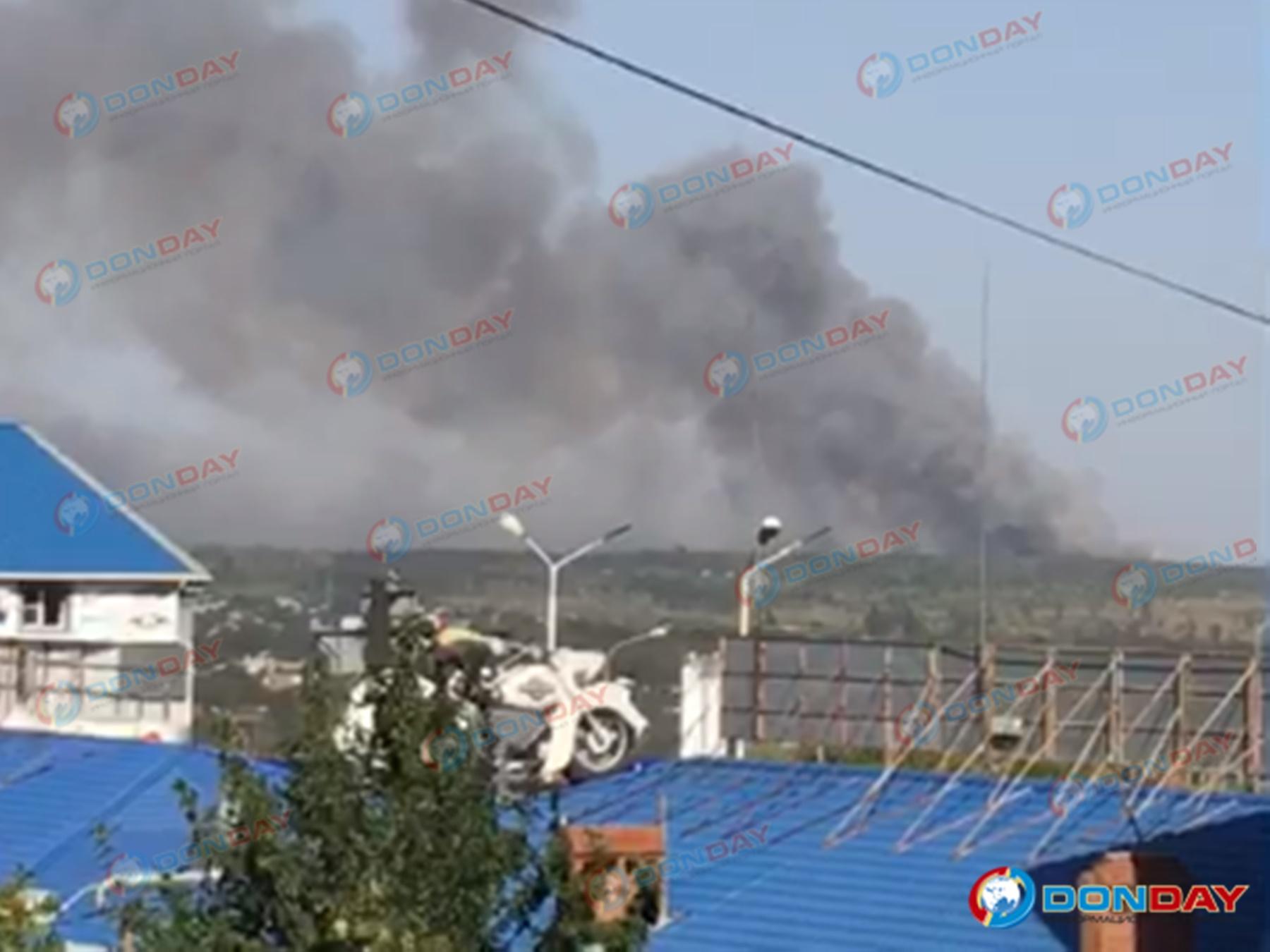 Пожар в каменске шахтинском сейчас. Пожар в Каменск Шахтинске. Лесной пожар Ростовская область. Пожар Каменск Шахтинский сегодня.