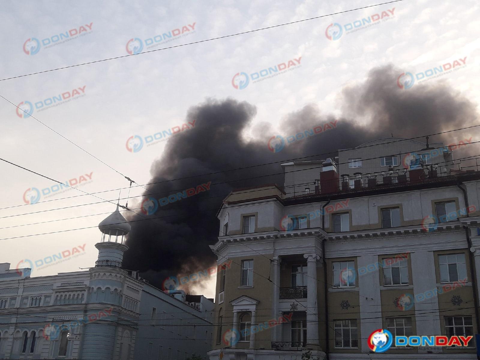 В центре Ростова во время пожара рухнула крыша недостроенного дома » DonDay  - новости Ростова-на-Дону. Происшествия, события, новости бизнеса,  политики, культуры и спорта.