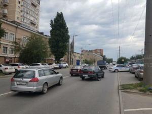 В Ростове на улице Нансена водитель легковушки сбил женщину