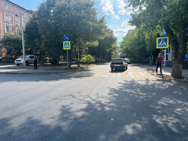 В Шахтах водитель ВАЗа на переходе сбил бабушку