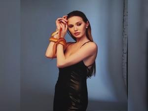 Ростовчанка Анастасия Костенко показала фотосессию со змеей