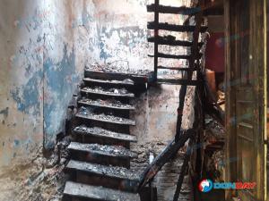 Последствия крупного пожара в заброшенном доме в центре Ростова