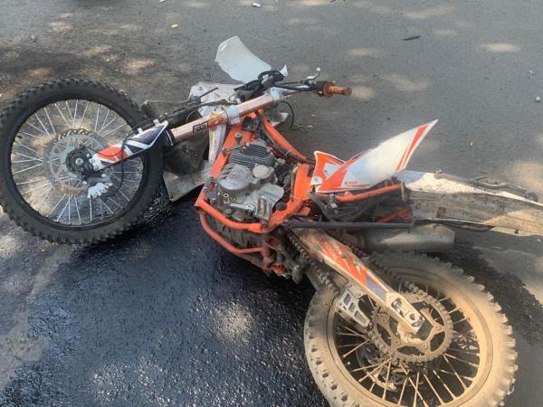 В Донецке водитель автомобиля сбил мотоциклиста