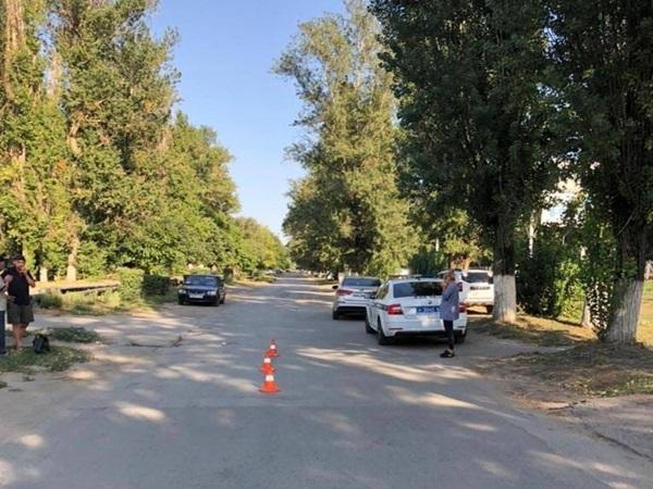 В Новочеркасске 21-летний парень попал под колеса иномарки