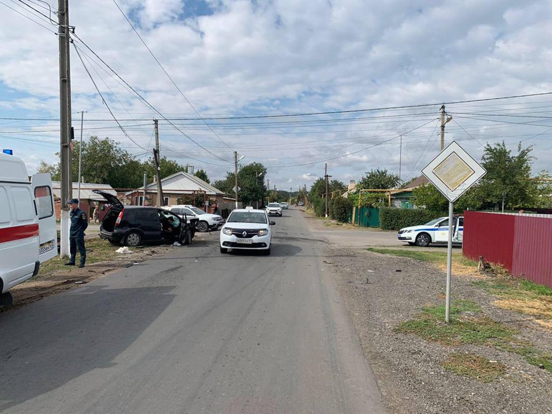 Ростовская обл водители. Происшствияв поселке Каменоломни Ростовской обл. В. Посёлок Каменоломни ДТП.