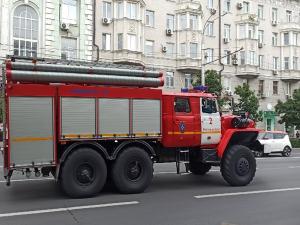 В Азове при пожаре в многоэтажке пострадали два человека