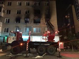 Кадры с места крупного пожара на улице Московской в Азове