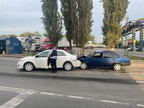 В Новочеркасске в столкновении двух авто пострадали двое