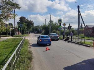 В Волгодонске нетрезвый самокатчик врезался в иномарку