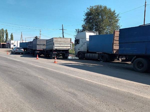 В Ростовской области у водителя грузовика остановилось сердце за рулем