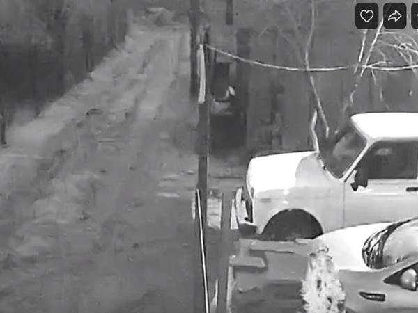 Взрыв в небе над Миллерово попал на камеры видеонаблюдения