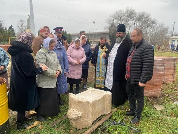 Гуляй борисовка зерноградского. Перезахоронение останков священника. Погода в Гуляй-Борисовке Ростовской.