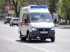 В Оренбуржье мужчина попал в реанимацию, выпрыгнув из едущего автомобиля
