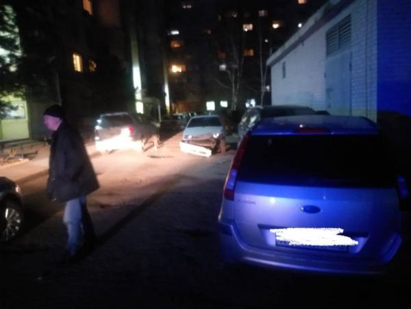 В Ростове на Таганрогской водитель иномарки протаранил 14 машин
