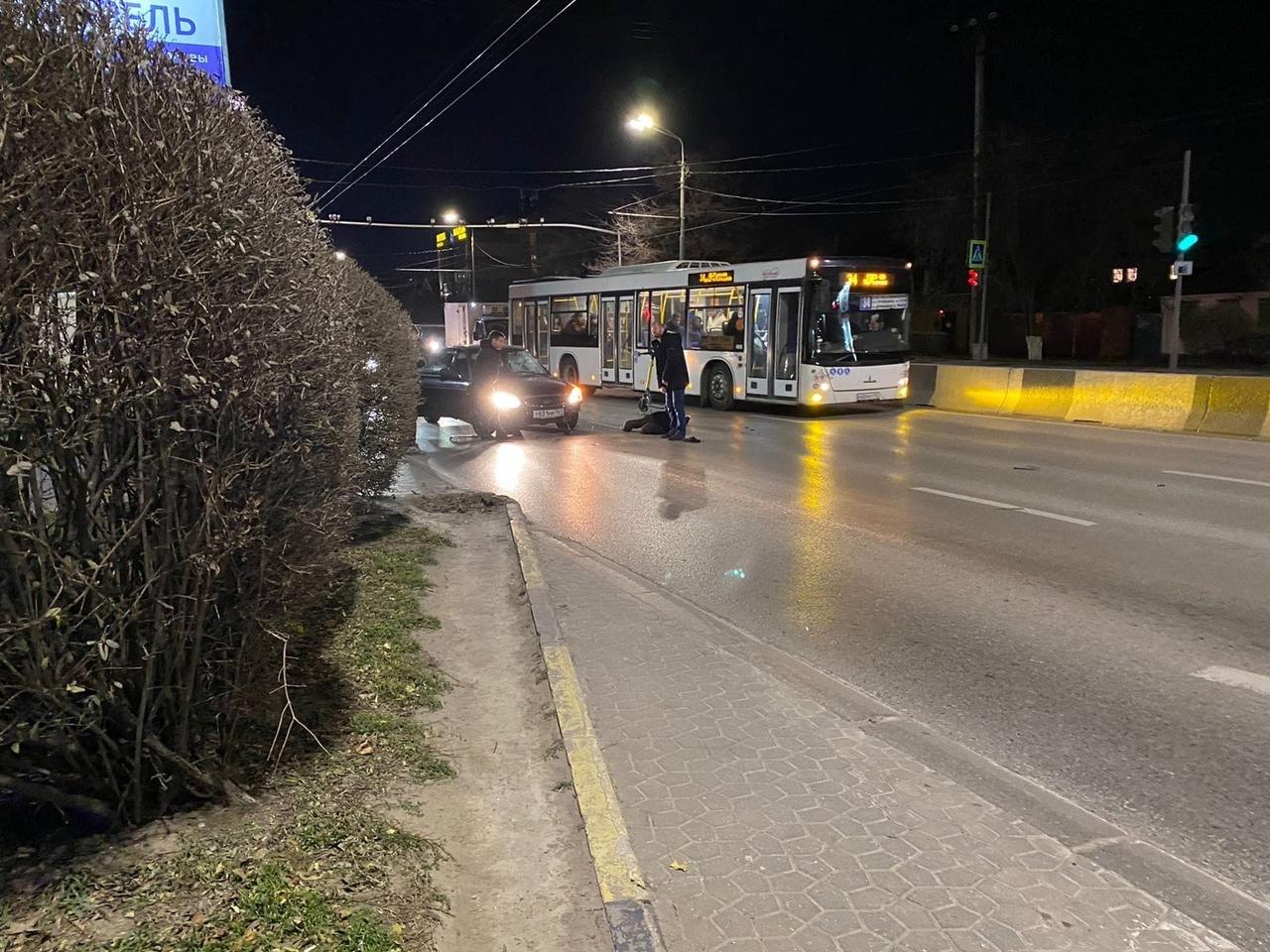 В Ростове на Стачки мужчина на «Приоре» сбил пешехода » DonDay - новости  Ростова-на-Дону. Происшествия, события, новости бизнеса, политики, культуры  и спорта.