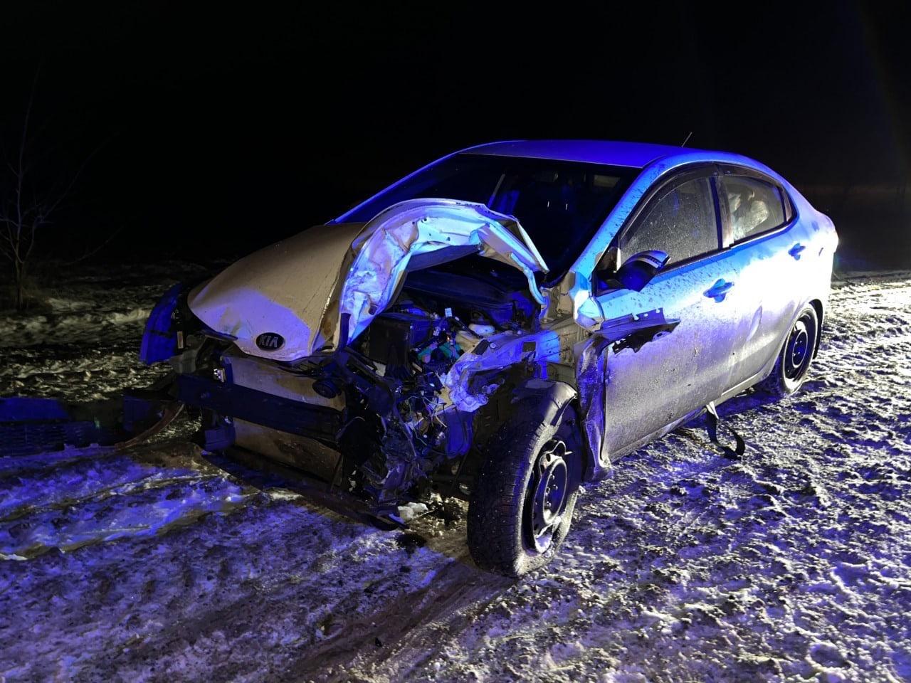 На трассе в Ростовской области 35-летний автомобилист насмерть разбился в ДТП: видео