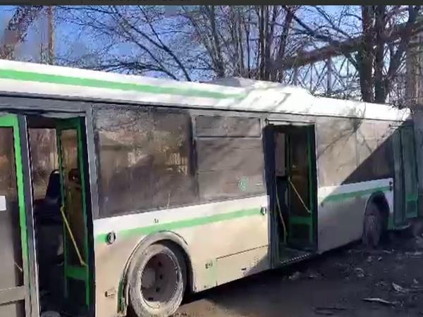 В Каменске в ДТП с автобусом пострадали 13 человек, включая шестерых детей