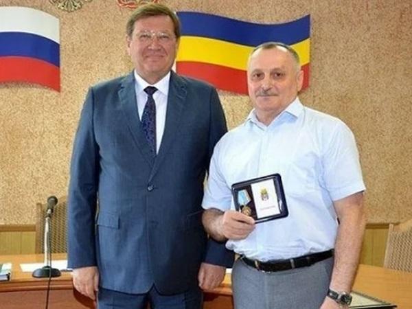 Экс-чиновника из Аксайского района осудили за махинации при строительстве развязки в Платове