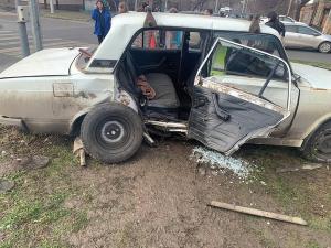 В Ростове на перекрестке с неработающим светофором в ДТП пострадала школьница