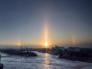Жители Азова стали свидетелями свечения гало