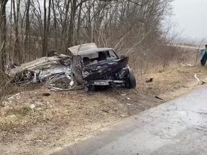 В столкновении двух автомобилей в Ростовской области погибли двое: видео