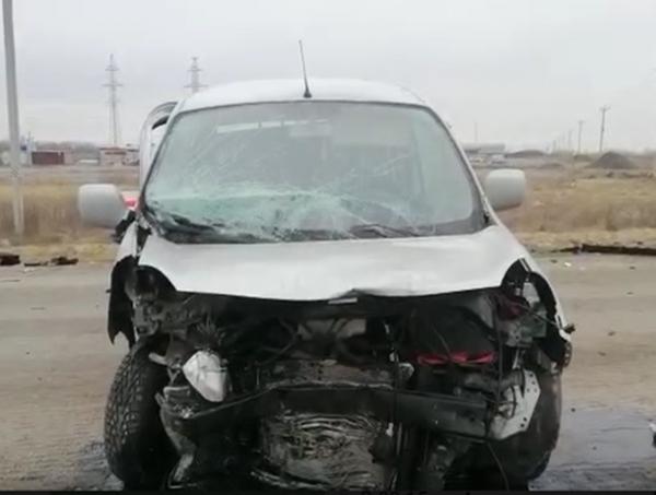 Один водитель погиб и один пострадал в ДТП на трассе под Ростовом