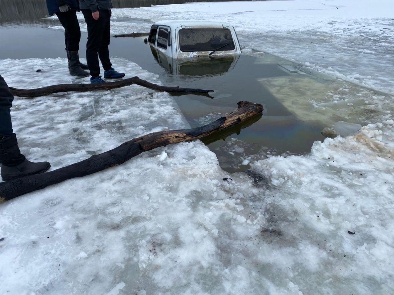 В Донецке «Нива» провалилась под лед » DonDay - новости Ростова-на-Дону.  Происшествия, события, новости бизнеса, политики, культуры и спорта.