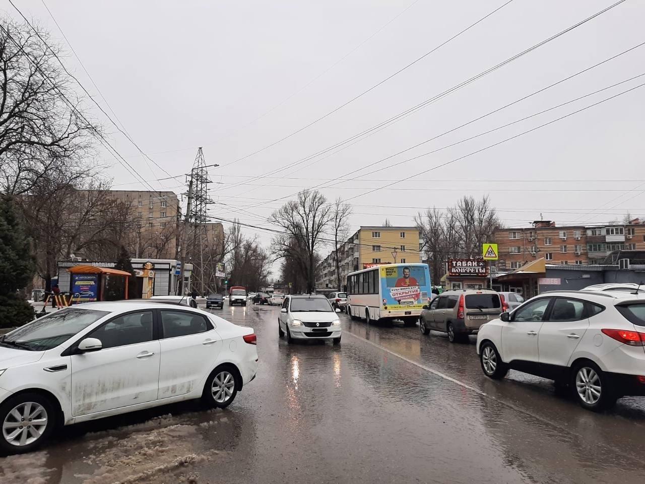 Город работ ростов на дону водитель. Пешеход. Ростов-на-Дону. Автомобили в Ростове.