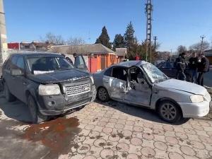 В Батайске в ДТП с «Ленд Ровером» пострадали водитель и пешеход