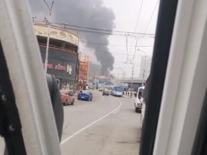 В Ростове по адресу региональной погранслужбы ФСБ бушует пожар