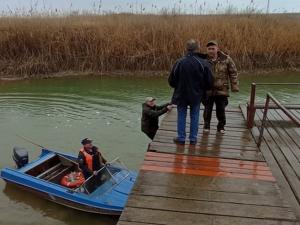 Трое рыбаков из Краснодарского края застряли на острове в Ростовской области
