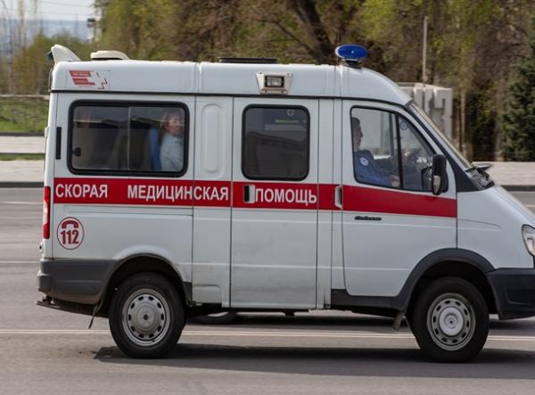 В Таганроге мужчина выжил после падения с 7-го этажа