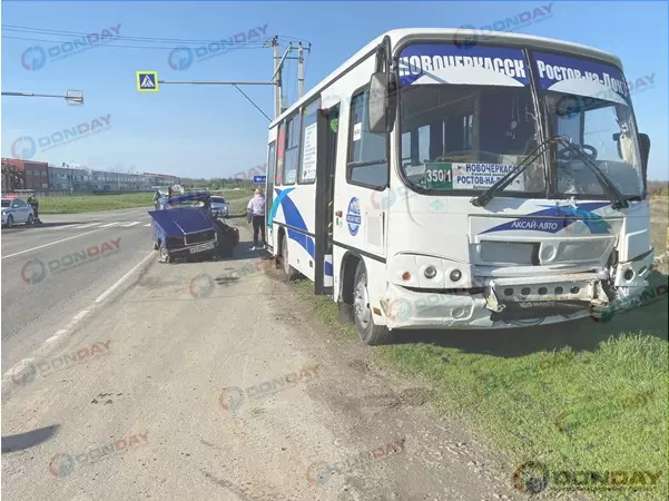 Под Аксаем в ДТП с рейсовым автобусом пострадала семейная пара