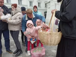 Фоторепортаж пасхального богослужения в Ростове