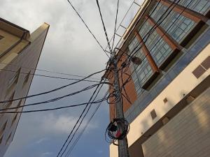 В Шахтах от удара током скончался электрик