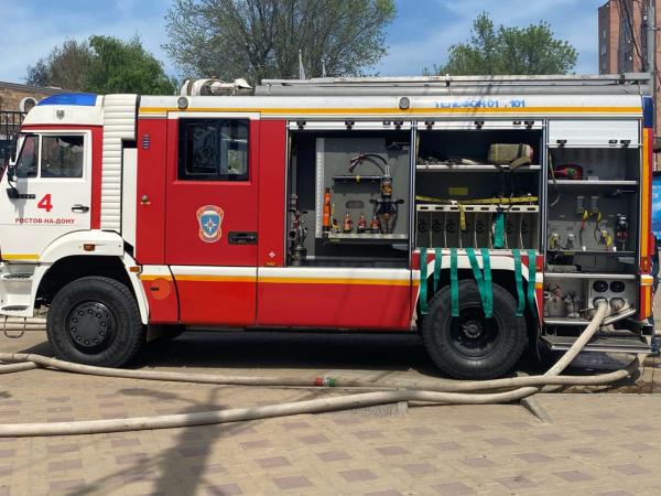 В Ростове произошел пожар в хозпостройке