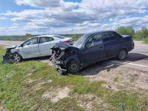 На трассе М-4 «Дон» в столкновении двух авто пострадали оба водителя