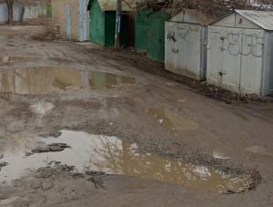 Ростовчане пожаловались на разбитую дорогу в 7-м Самобытном переулке