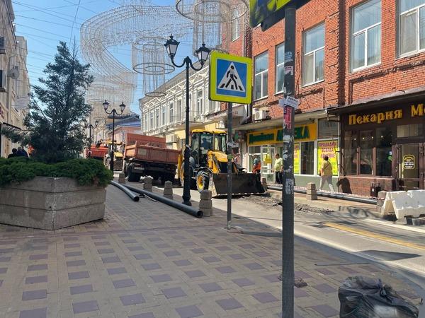 В Ростове перекрыли движение транспорта в переулке Семашко