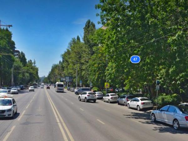 На нескольких улицах в центре Ростова появятся новые платные парковки
