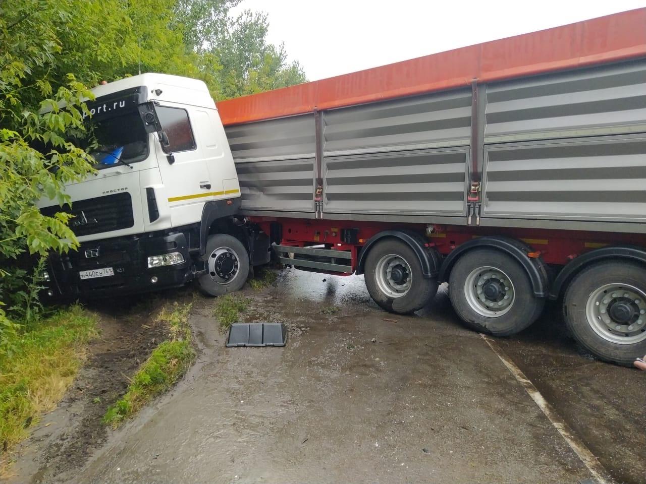 На трассе Ростов - Волгодонск в ДТП погиб водитель самосвала » DonDay -  новости Ростова-на-Дону. Происшествия, события, новости бизнеса, политики,  культуры и спорта.